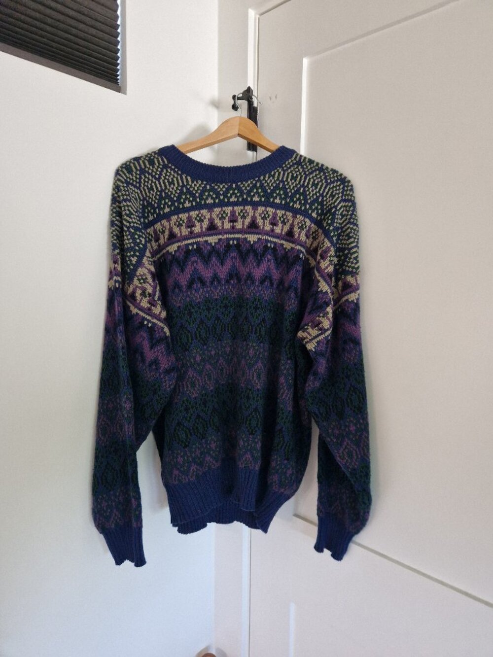 Vintage Apparel Workshop sweater in size L #vintage